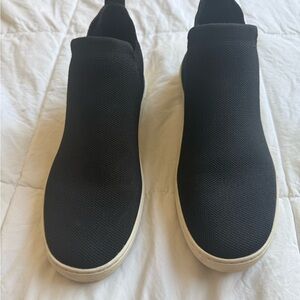 Women’s Rothy’s size 9 sneaker